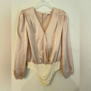 LE LIS collection long sleeve V-neck surplice bodysuit champagne color size S